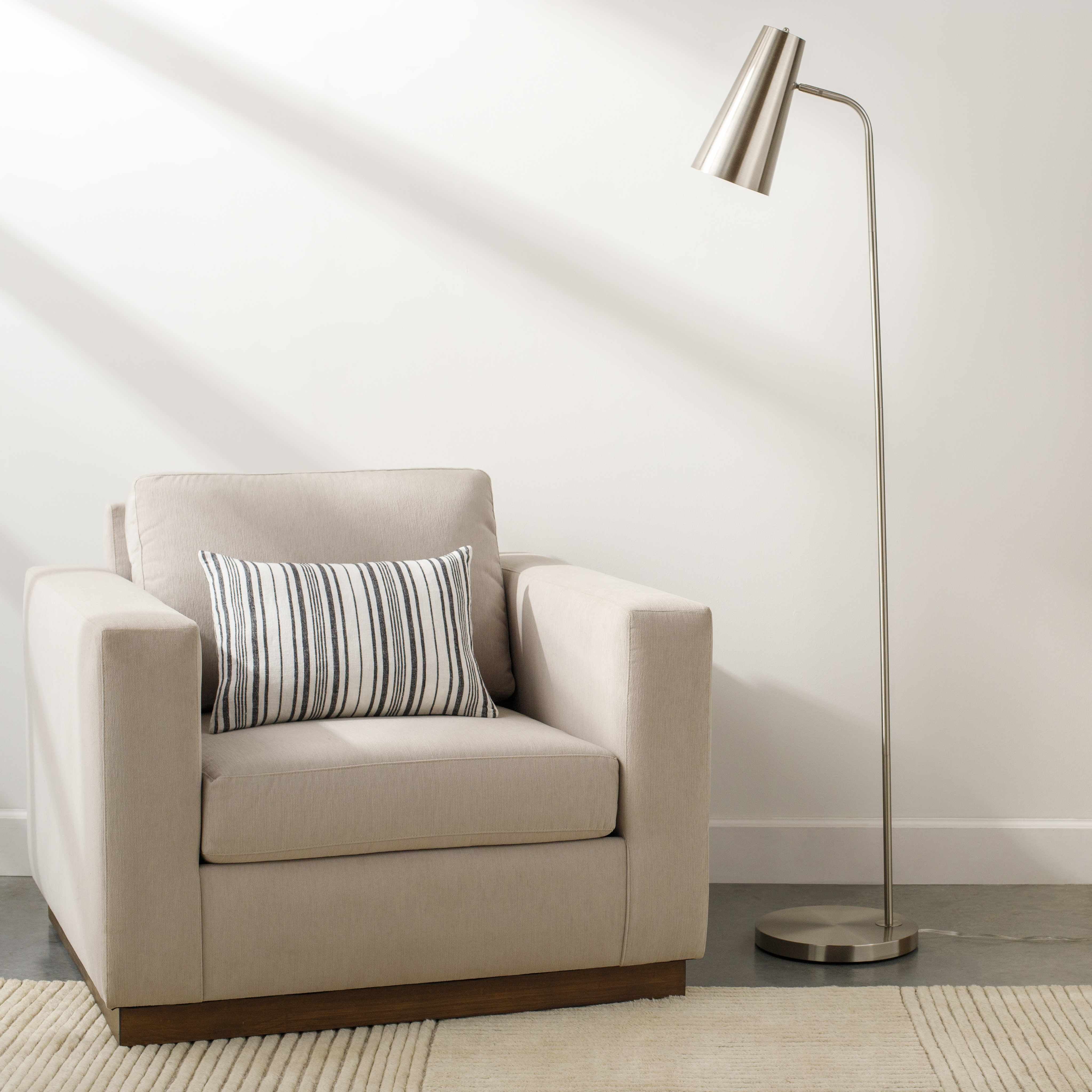 Montacuto Floor Lamp-1
