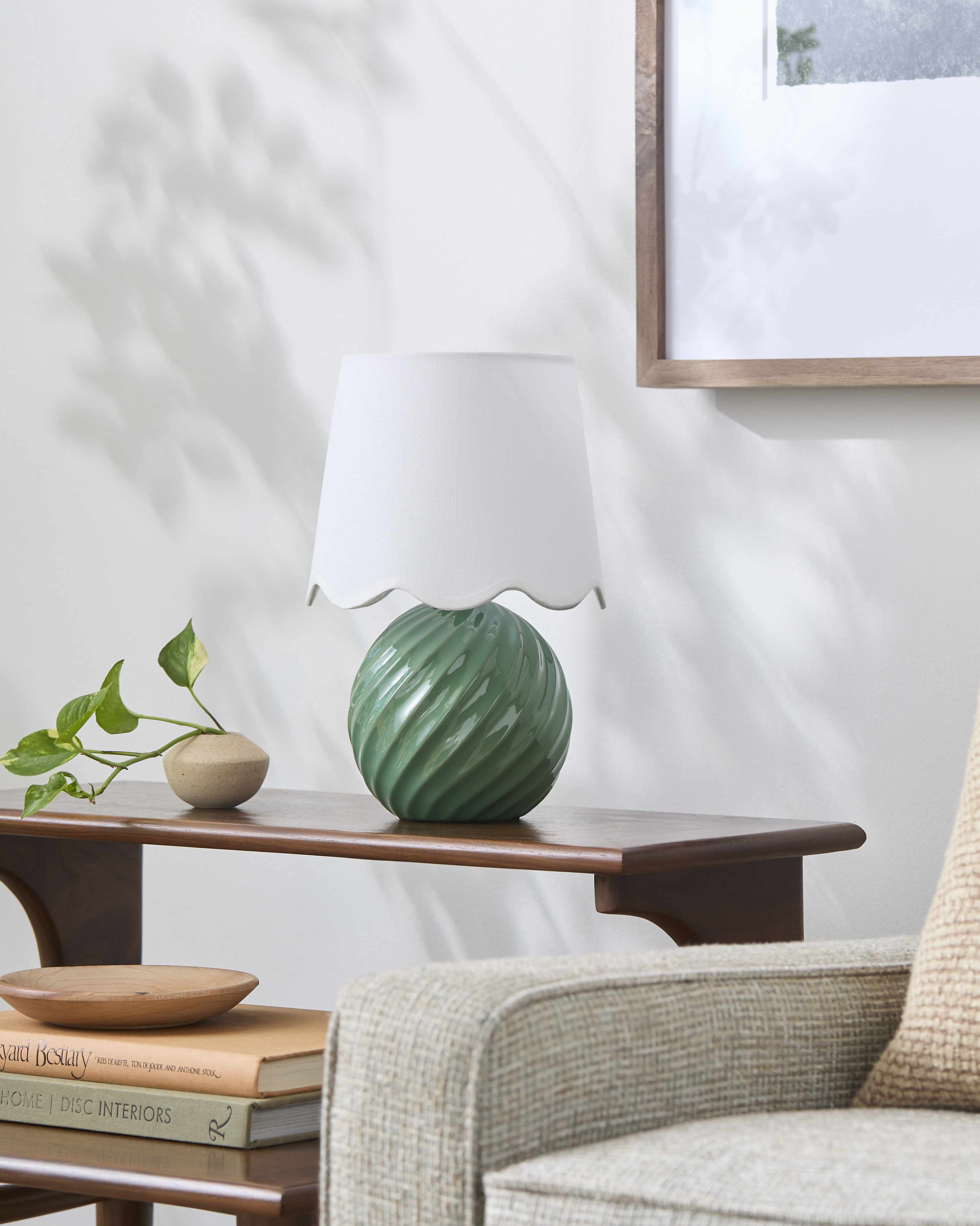 Gestalgar Table Lamp-2